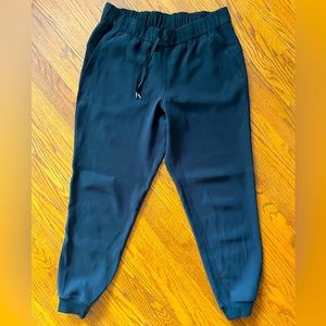 Lululemon women’s joggers